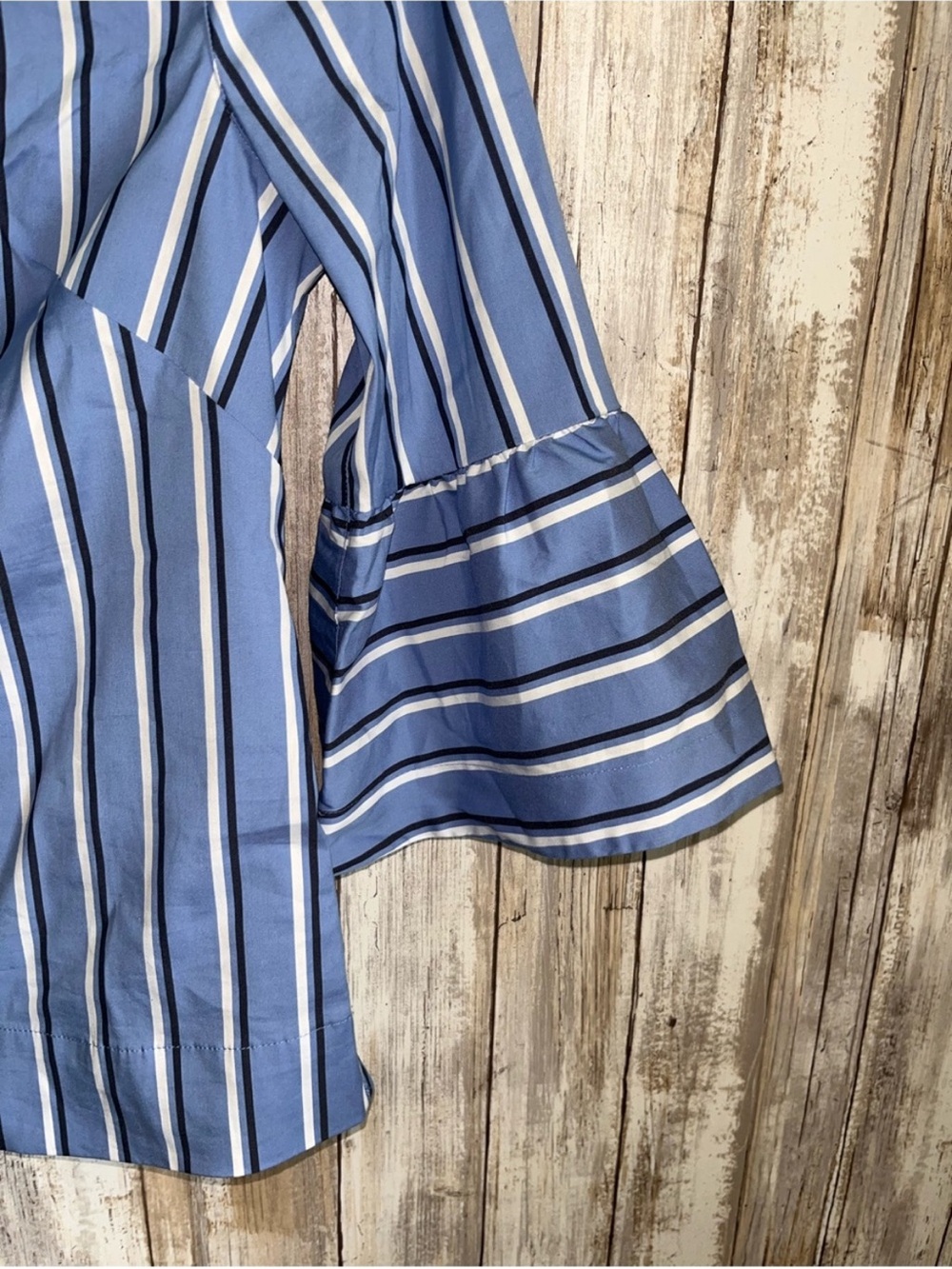 White House Black Market Blue Stripe Bell Sleeve Cotton Stretch Top Size 0 - Picture 4 of 8